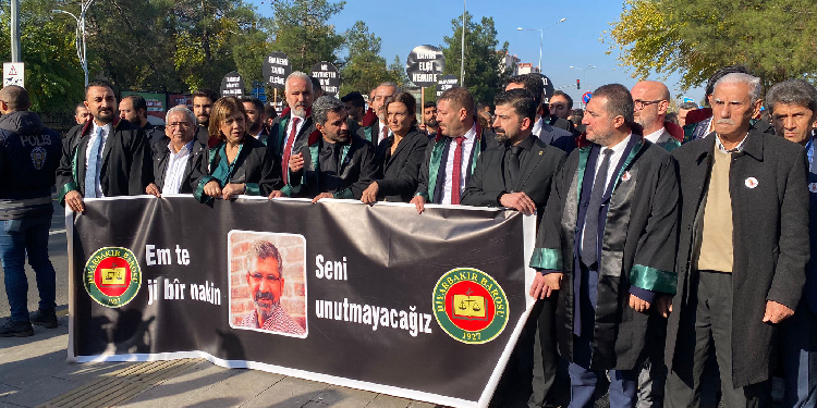 Tahir Elçi anıldı